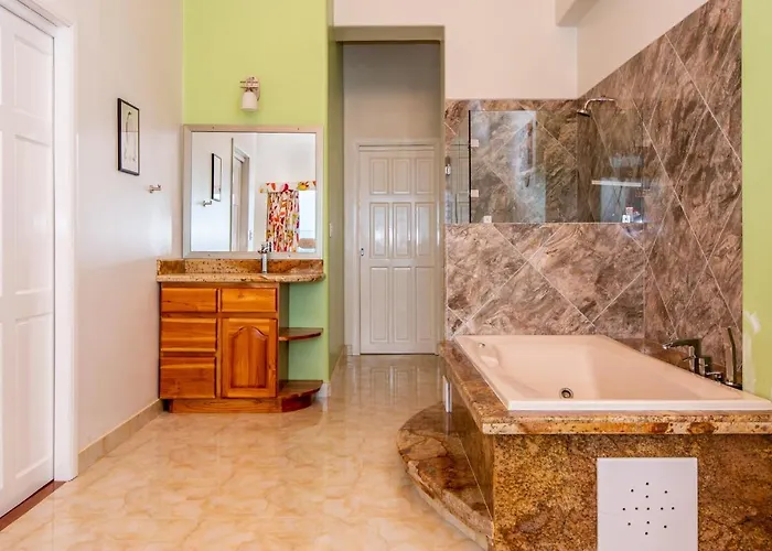 Aparthotel Arenal *
